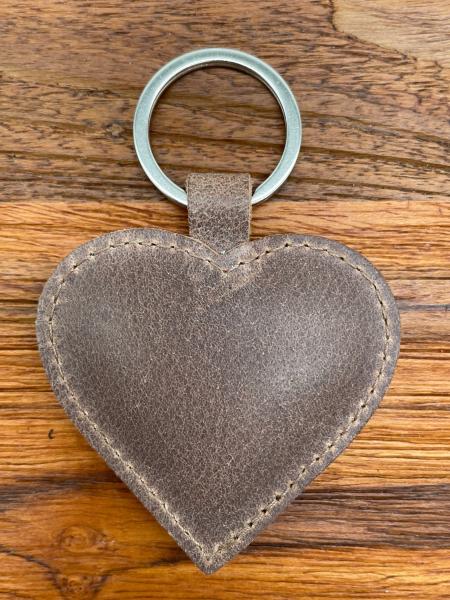 Leder Schlüsselanhänger Herz taupe